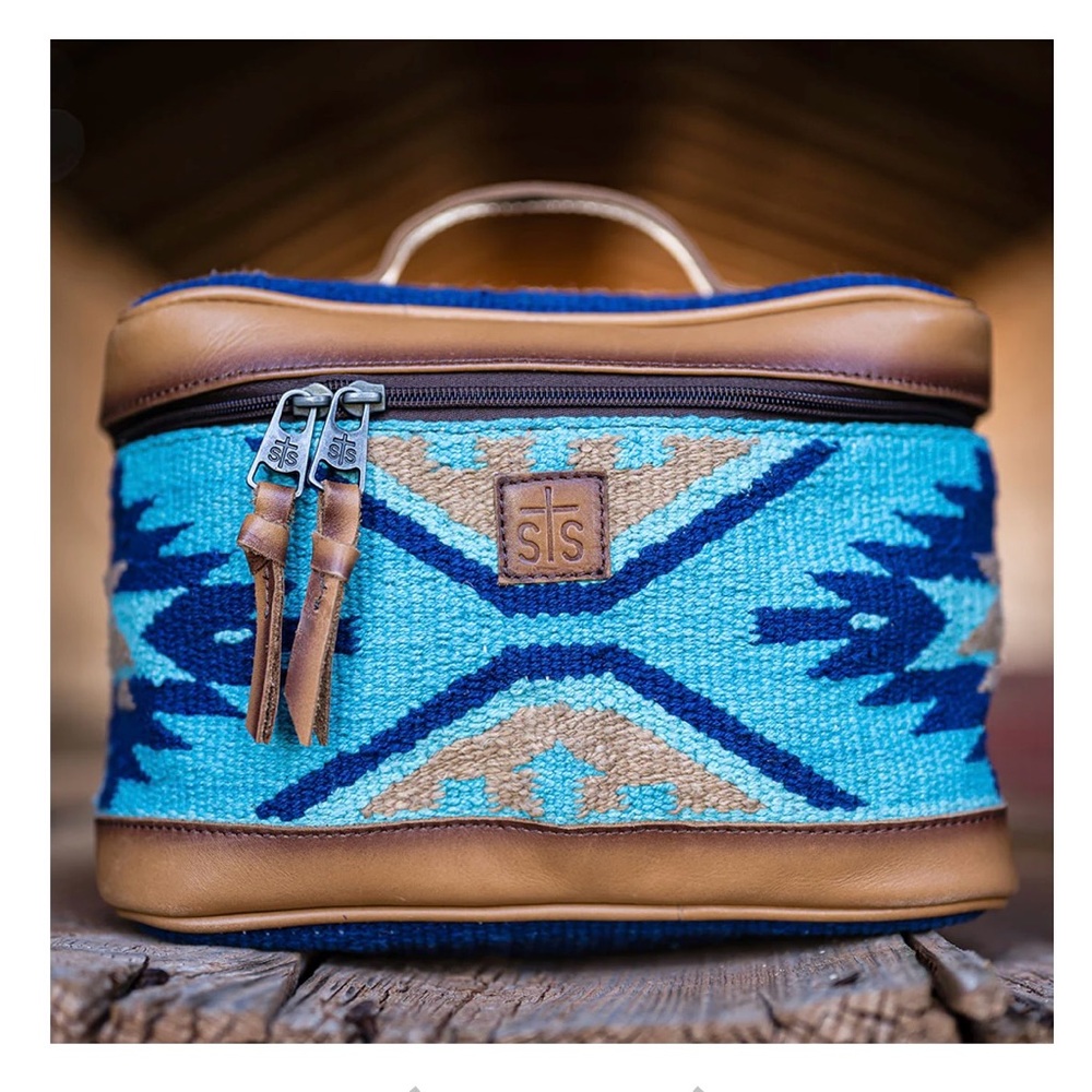 STS Ranchwear Mojave sky train case